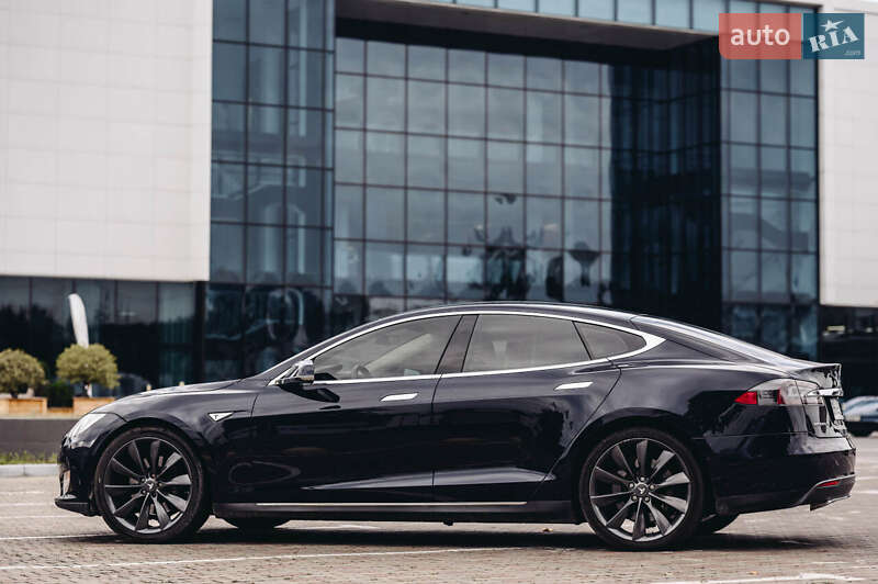 Ліфтбек Tesla Model S 2013 в Одесі