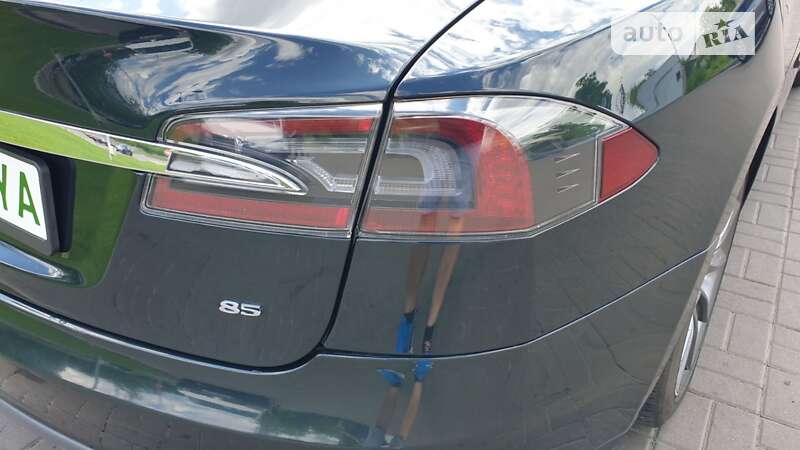 Ліфтбек Tesla Model S 2013 в Києві фото 26 Ліфтбек Tesla Model S 2013 в Києві