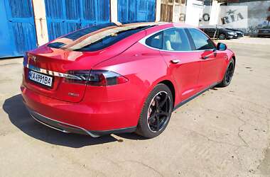 Лифтбек Tesla Model S 2014 в Киеве