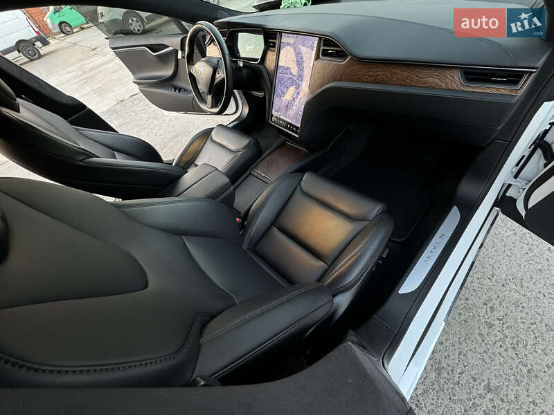 Лифтбек Tesla Model S 2020 в Киеве