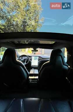 Лифтбек Tesla Model S 2016 в Сарнах