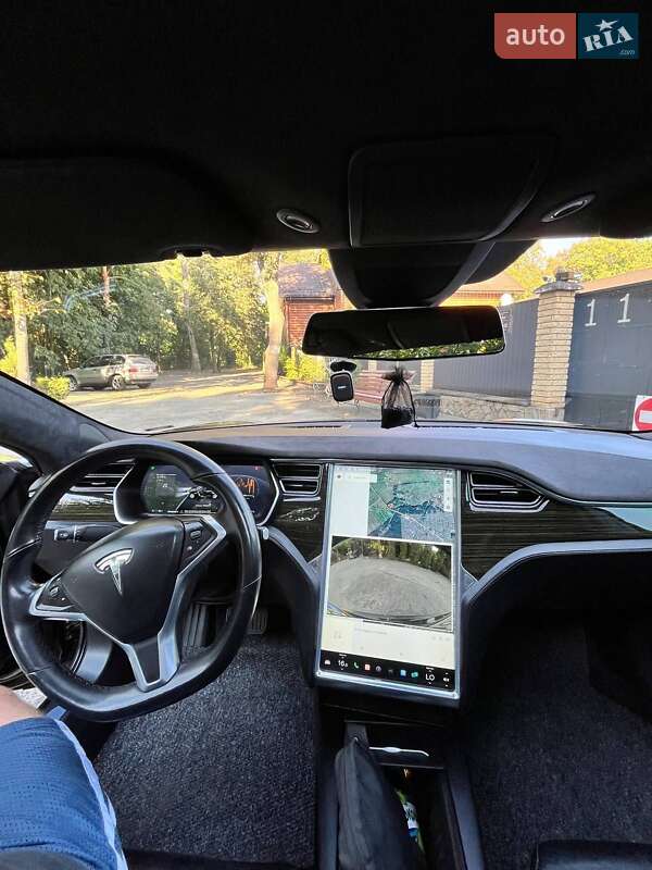 Лифтбек Tesla Model S 2016 в Сарнах