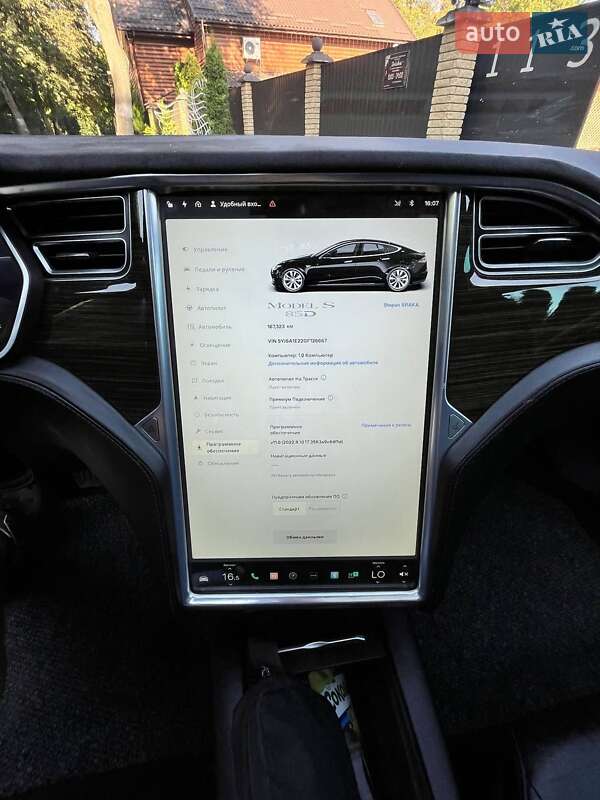 Лифтбек Tesla Model S 2016 в Сарнах