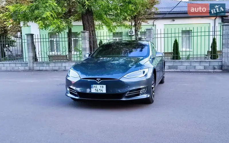 Tesla Model S 2017