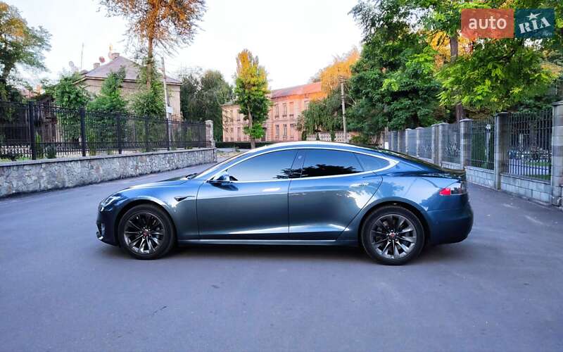 Лифтбек Tesla Model S 2017 в Днепре