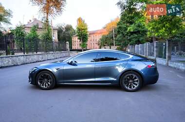 Лифтбек Tesla Model S 2017 в 