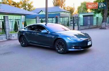 Лифтбек Tesla Model S 2017 в 