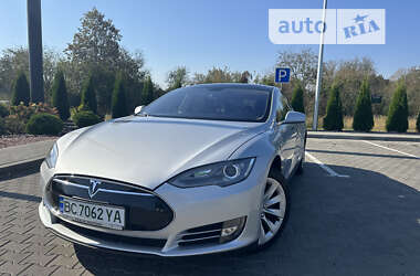 Лифтбек Tesla Model S 2013 в Стрые