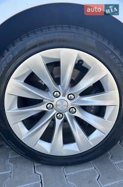 Лифтбек Tesla Model S 2013 в Стрые
