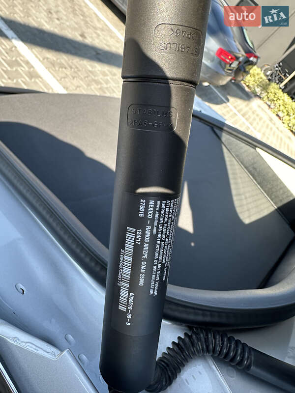 Ліфтбек Tesla Model S 2013 в Стрию