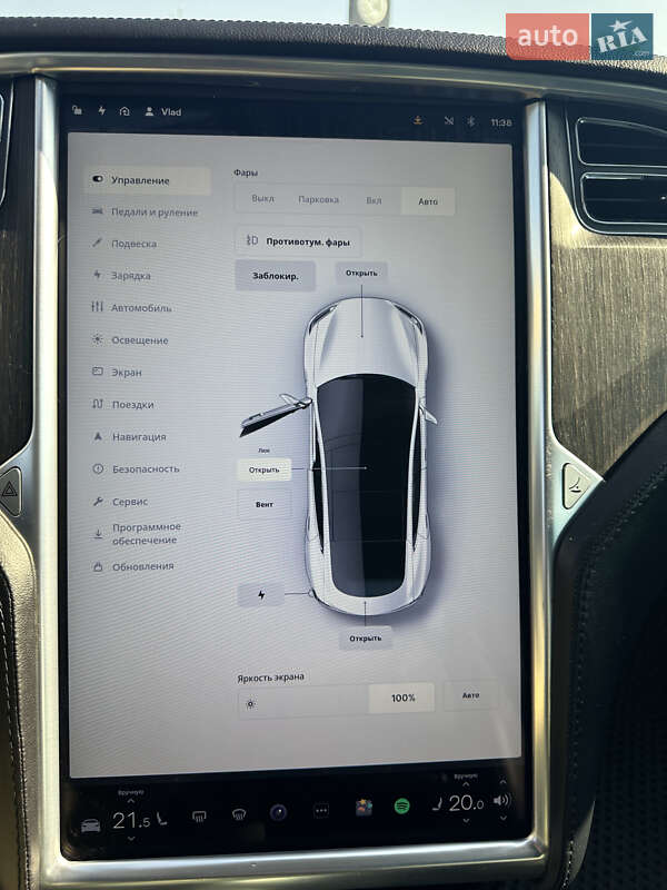 Ліфтбек Tesla Model S 2013 в Стрию