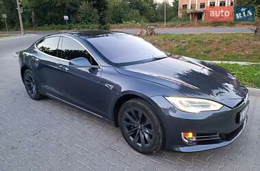 Лифтбек Tesla Model S 2019 в Трускавце