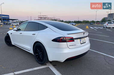 Лифтбек Tesla Model S 2016 в Киеве