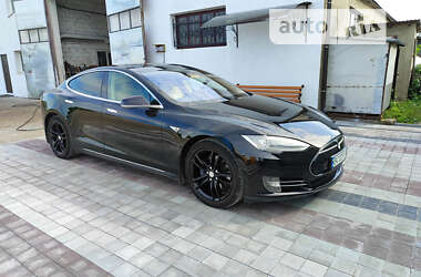 Ліфтбек Tesla Model S 2014 в Золочеві