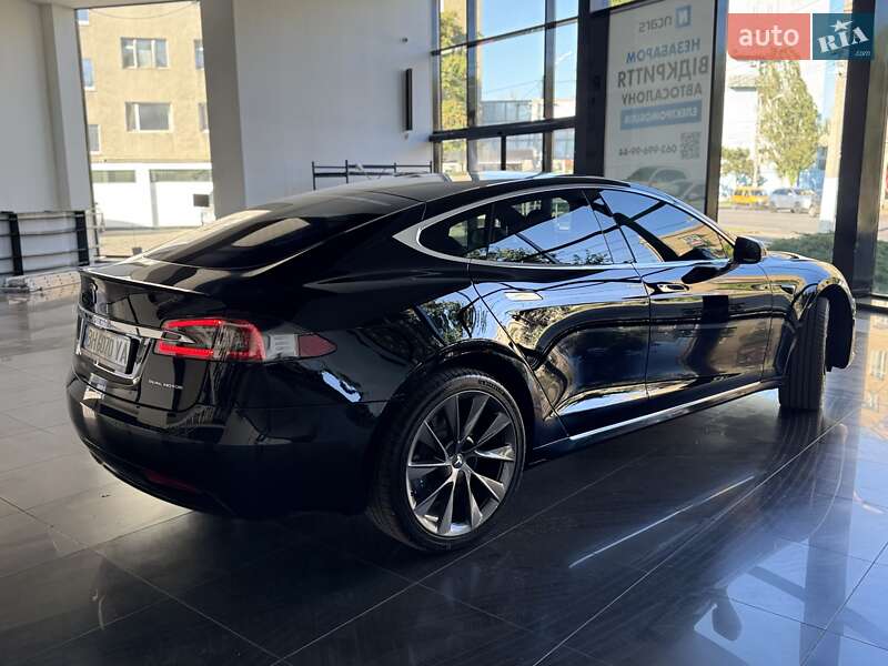 Лифтбек Tesla Model S 2020 в Одессе