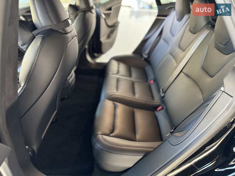 Лифтбек Tesla Model S 2020 в Одессе