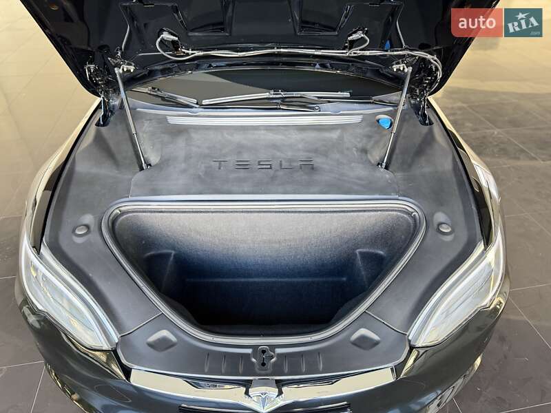 Лифтбек Tesla Model S 2020 в Одессе