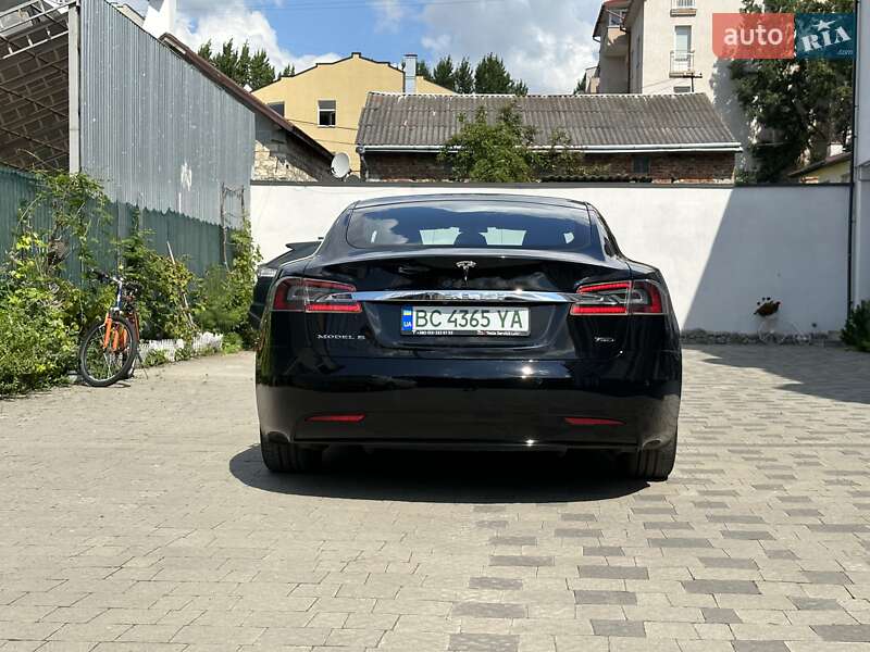 Ліфтбек Tesla Model S 2018 в Львові