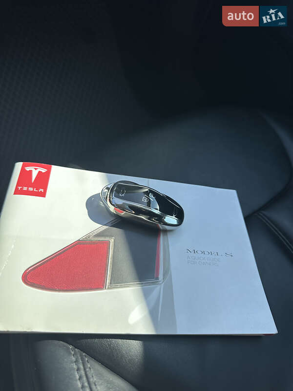 Ліфтбек Tesla Model S 2013 в Стрию