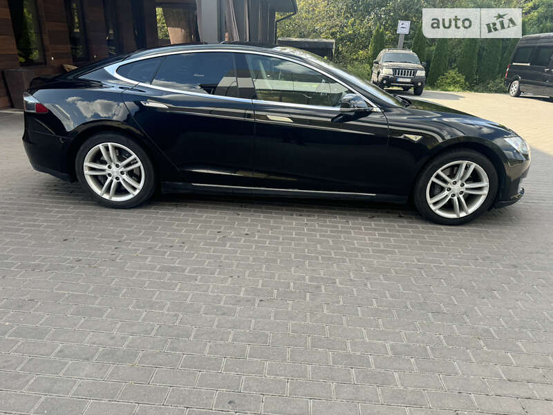 Лифтбек Tesla Model S 2014 в Ровно