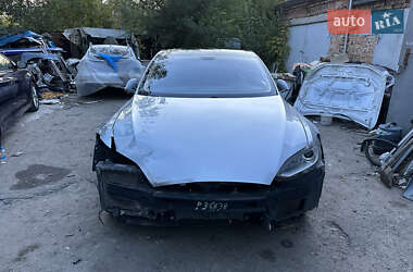 Лифтбек Tesla Model S 2014 в Запорожье