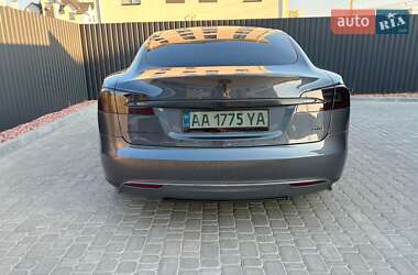 Лифтбек Tesla Model S 2015 в 