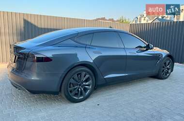 Лифтбек Tesla Model S 2015 в 