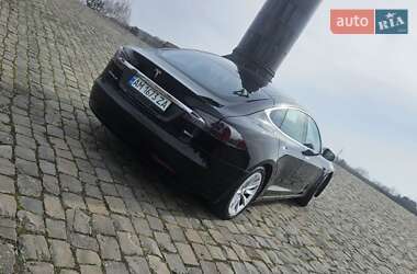 Ліфтбек Tesla Model S 2016 в Києві