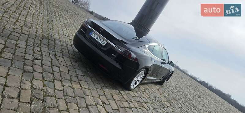 Лифтбек Tesla Model S 2016 в Житомире
