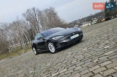 Ліфтбек Tesla Model S 2016 в Києві