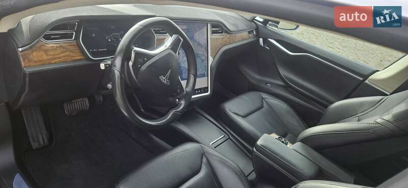 Лифтбек Tesla Model S 2016 в Житомире