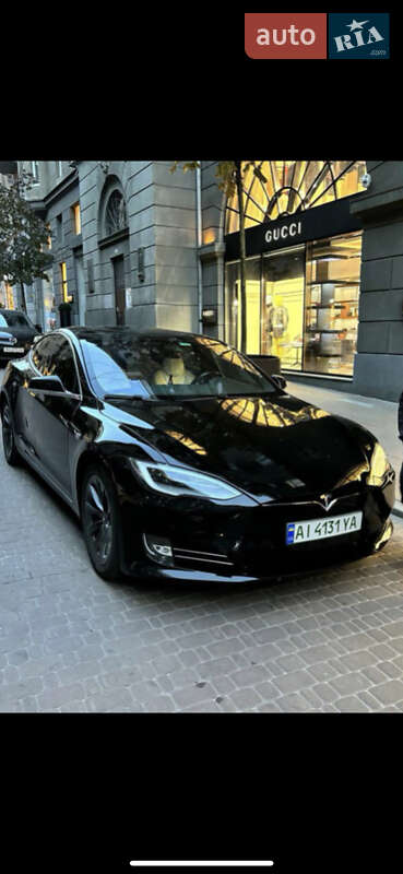 Лифтбек Tesla Model S 2018 в 