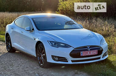 Ліфтбек Tesla Model S 2014 в Івано-Франківську