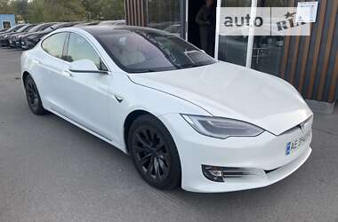 Лифтбек Tesla Model S 2019 в Днепре