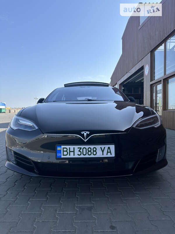 Лифтбек Tesla Model S 2016 в Одессе