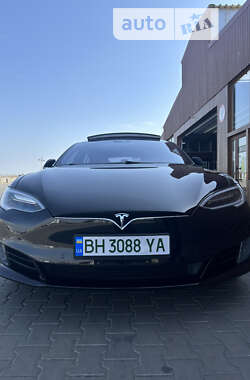 Лифтбек Tesla Model S 2016 в 