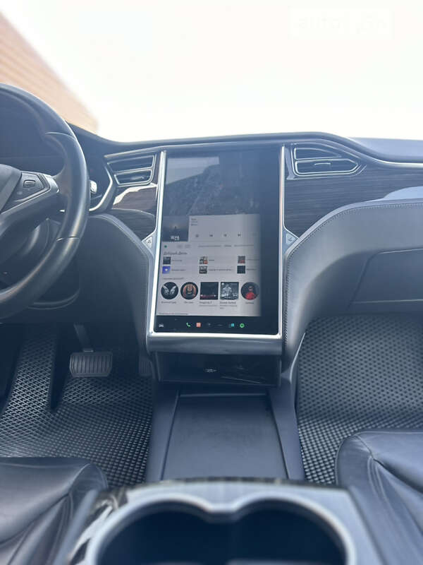 Лифтбек Tesla Model S 2016 в Одессе