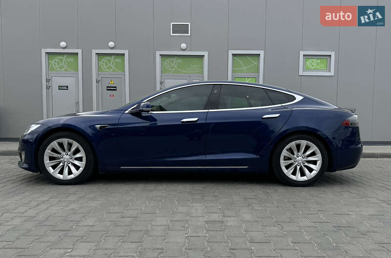 Лифтбек Tesla Model S 2018 в Виннице