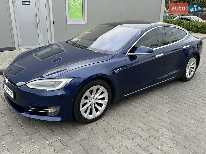 Лифтбек Tesla Model S 2018 в Виннице