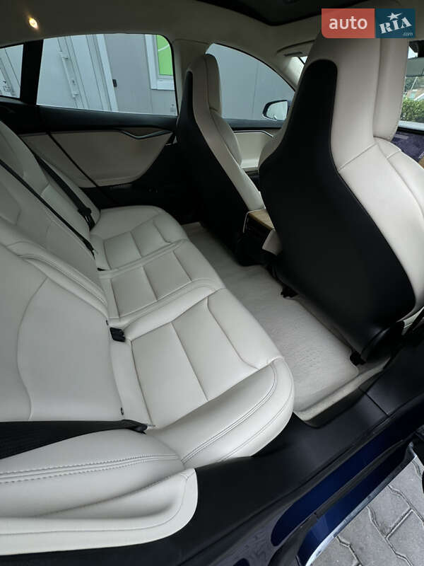 Лифтбек Tesla Model S 2018 в Виннице