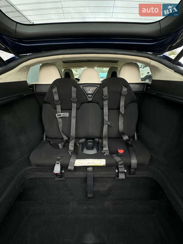 Лифтбек Tesla Model S 2018 в Виннице
