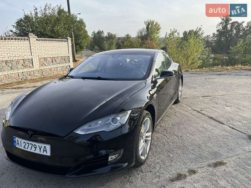 Tesla Model S 2014
