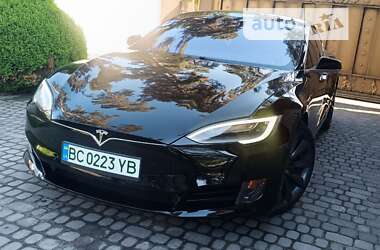 Лифтбек Tesla Model S 2016 в Львове