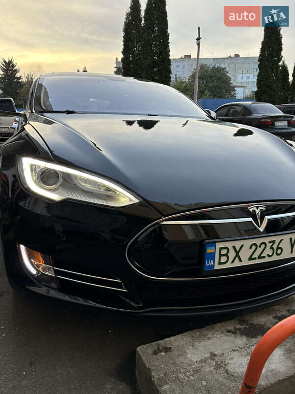 Лифтбек Tesla Model S 2013 в Красилове фото 16 Лифтбек Tesla Model S 2013 в Красилове