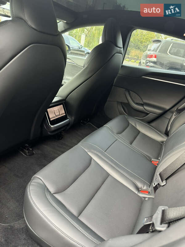 Ліфтбек Tesla Model S 2022 в Черкасах