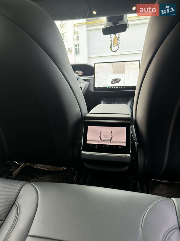 Ліфтбек Tesla Model S 2022 в Черкасах