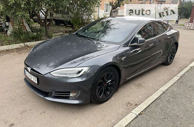 Ліфтбек Tesla Model S 2018 в Чернівцях