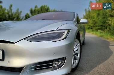 Ліфтбек Tesla Model S 2018 в 