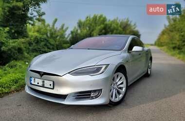 Ліфтбек Tesla Model S 2018 в 