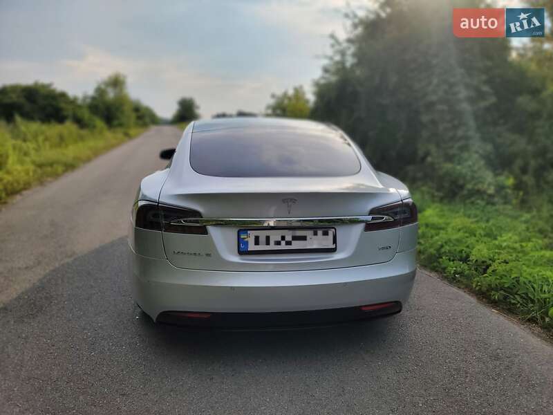 Лифтбек Tesla Model S 2018 в Тернополе
